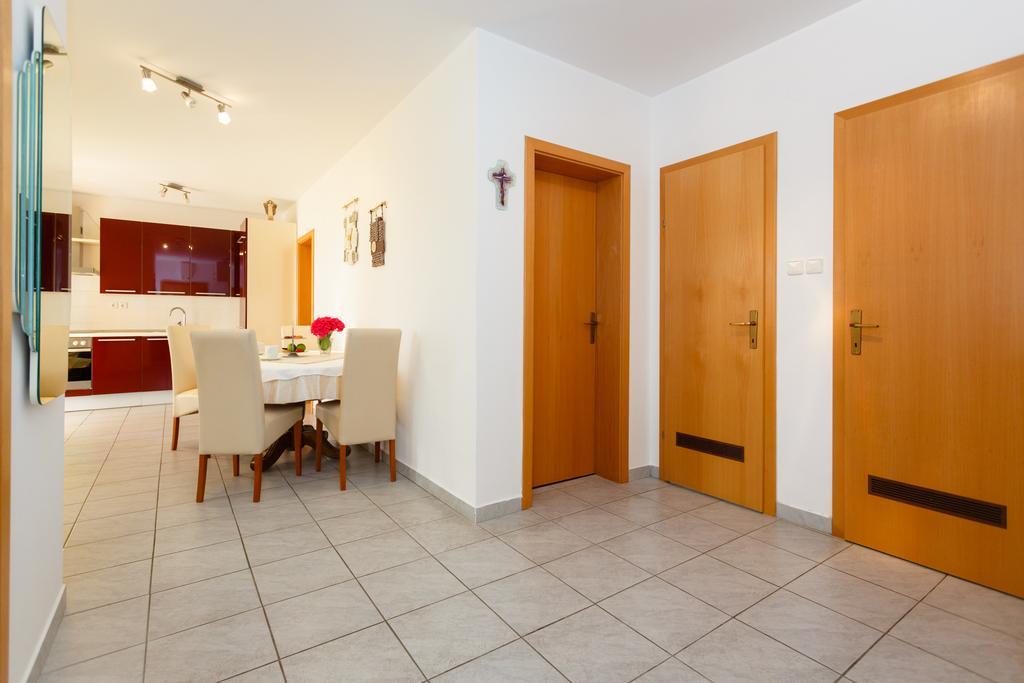 Apartman Snjezana Malinska Extérieur photo